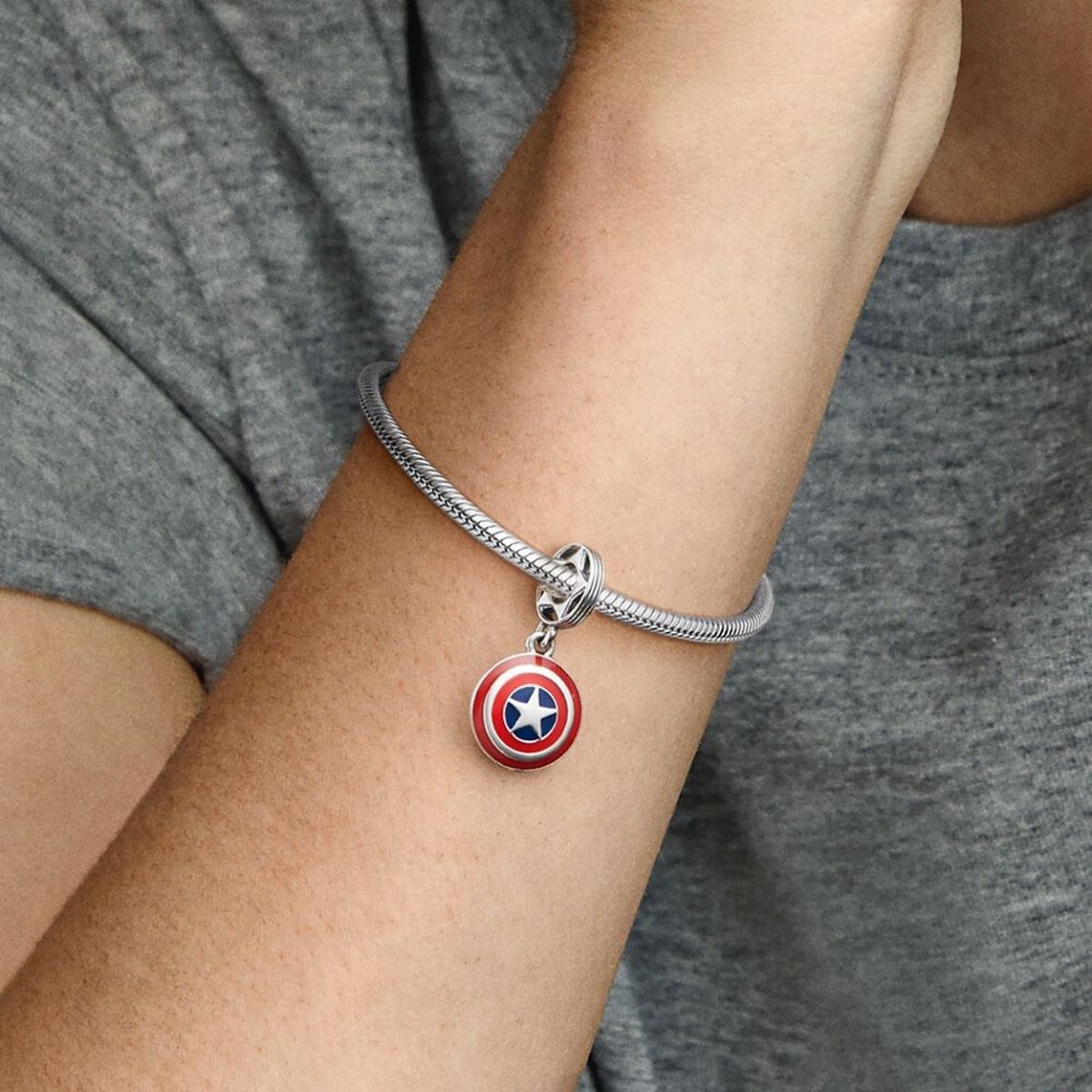 The Captain America Schild Hangende Bedel 790780C01
