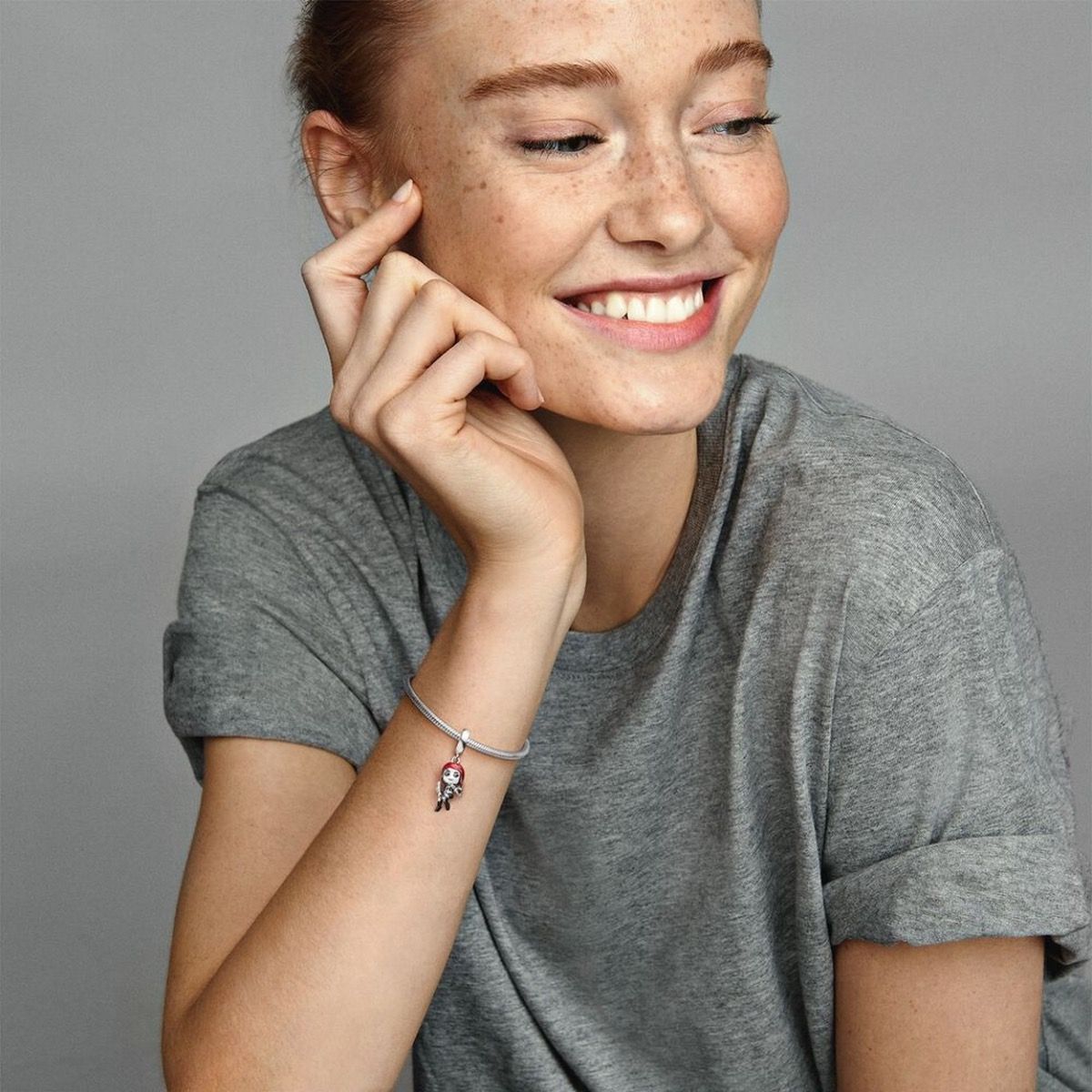 Pandora Marvel The Avengers Black Widow Hängendes Armband