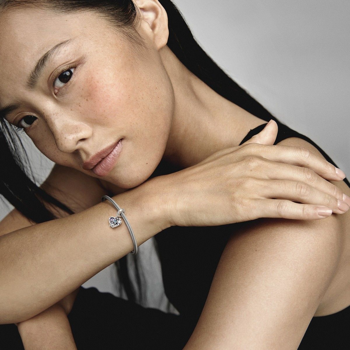 Wall-E & Eve Glow in the Dark Pendant 792518C01