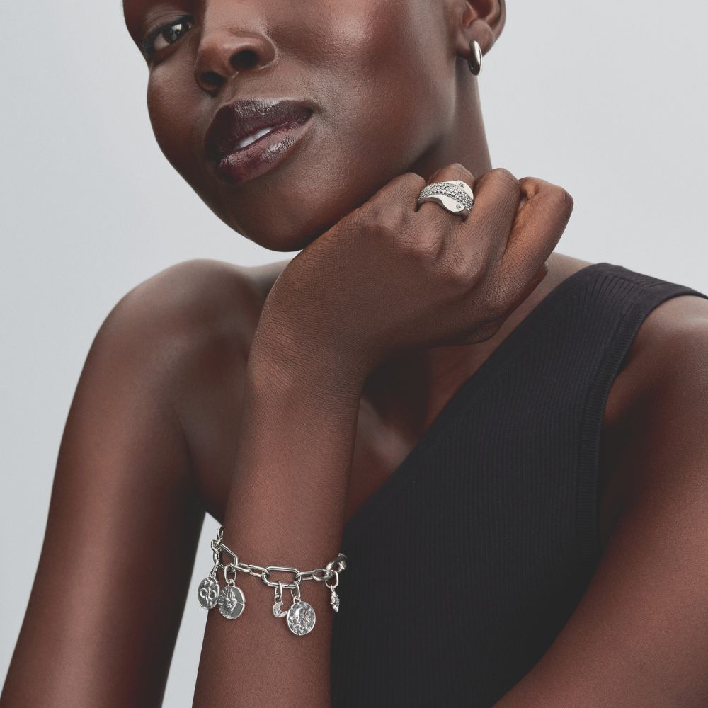 Schädel-Medaillon Pakabutis